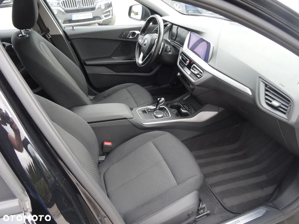 BMW Seria 1 118d Edition M Sport Shadow - 13
