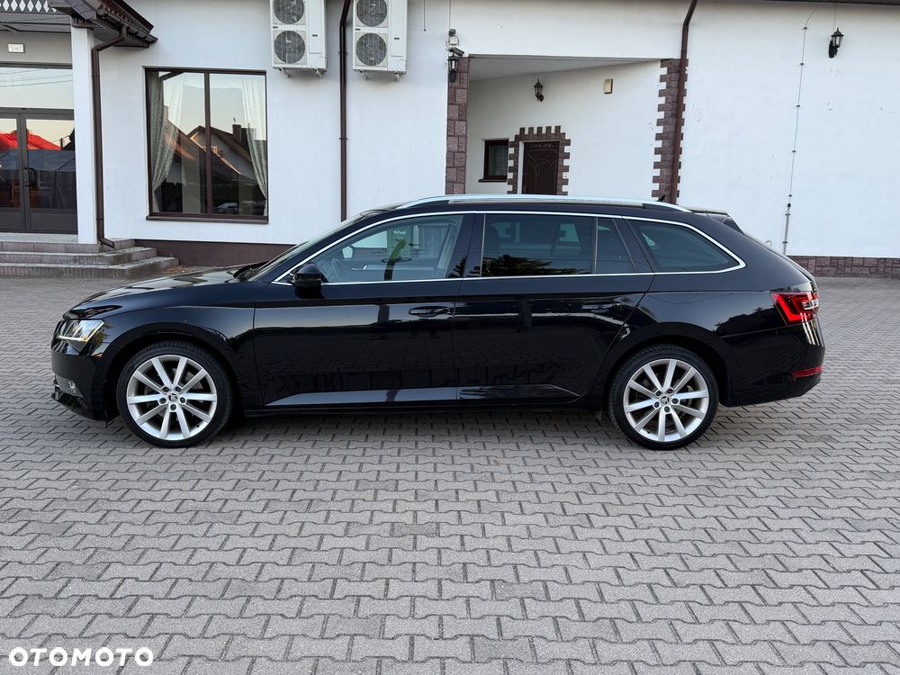 Skoda Superb 2.0 TDI DSG Sportline - 7
