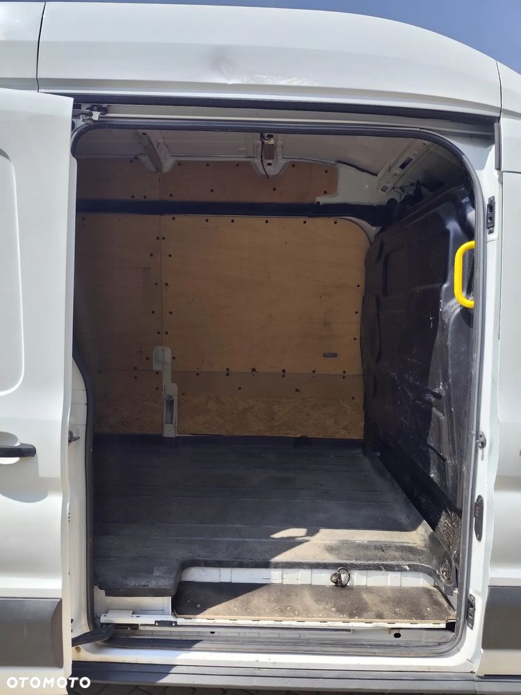Ford Transit - 26