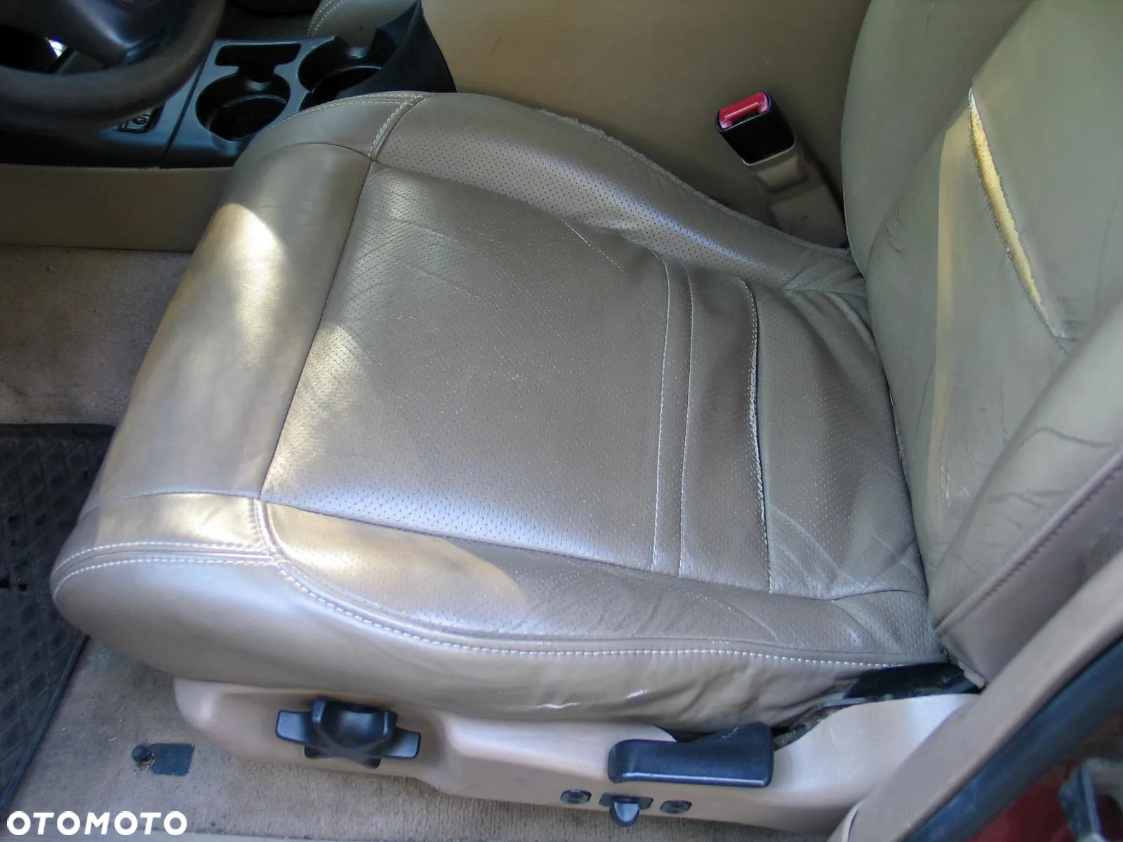 Ford Explorer - 15