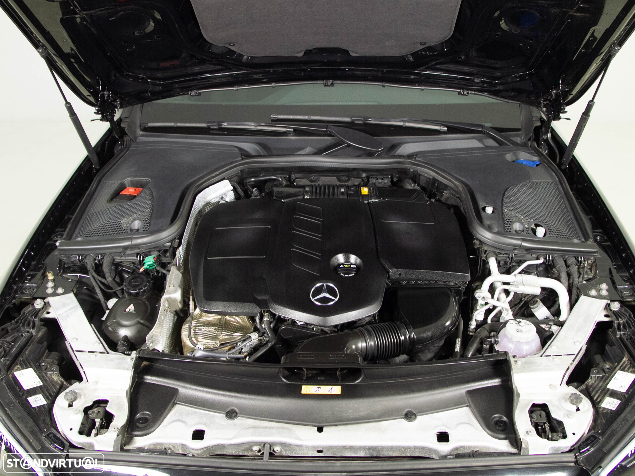 Mercedes-Benz E 300 de Avantgarde 4Matic - 25