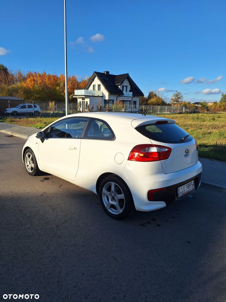 Kia Rio - 5