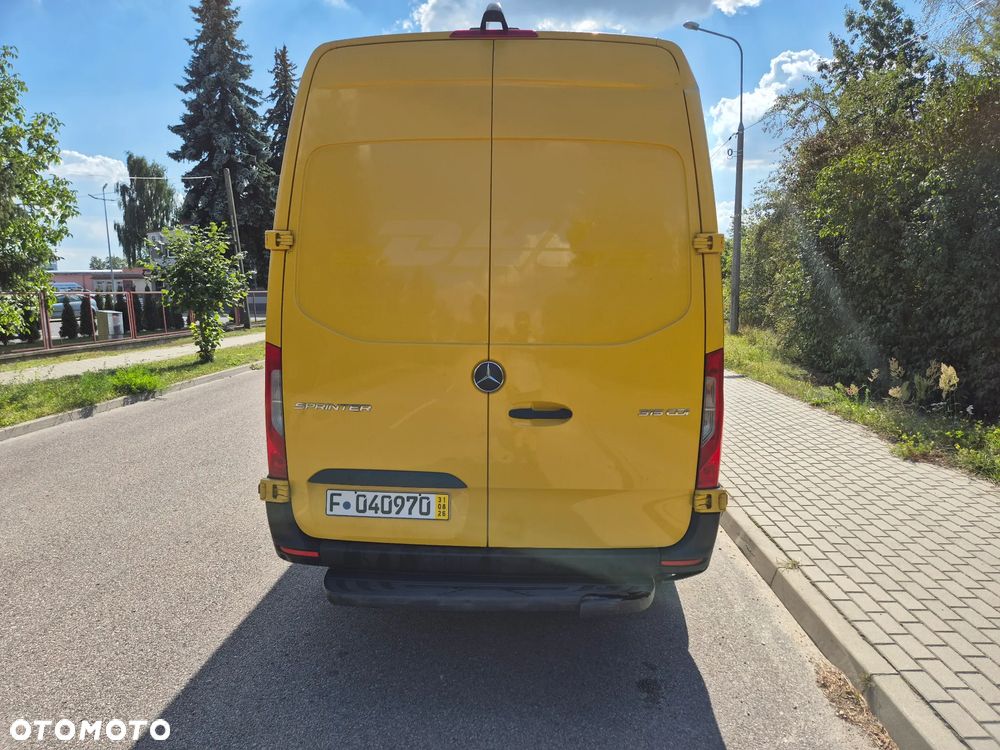 Mercedes-Benz Sprinter - 13