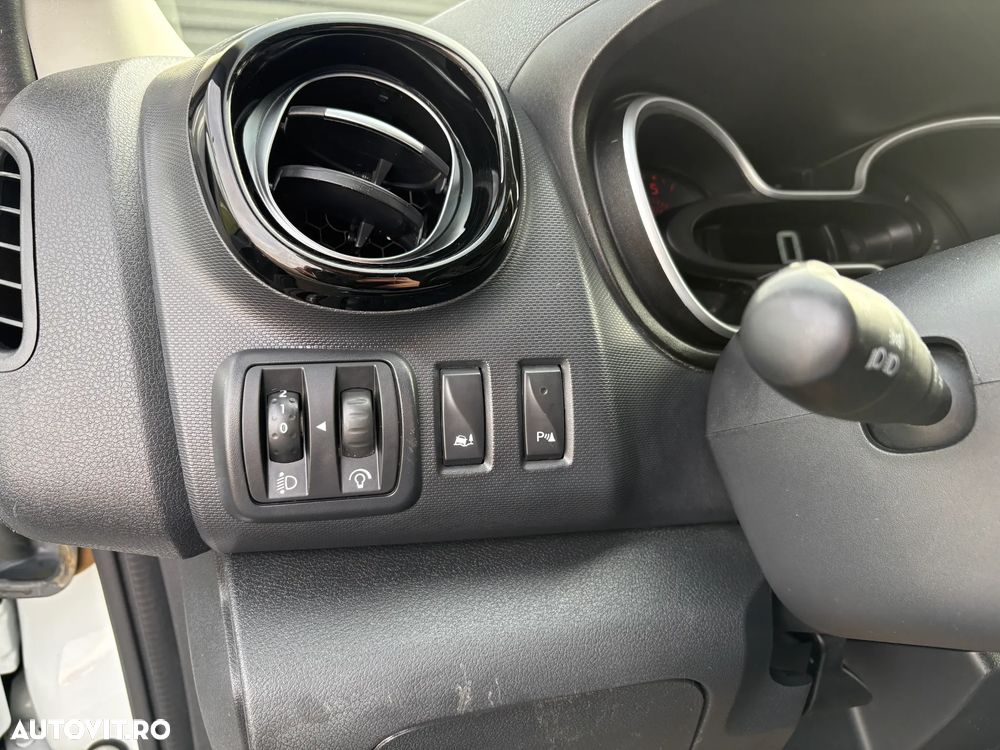 Renault Trafic - 19