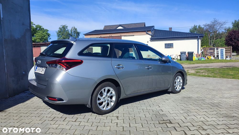 Toyota Auris 1.6 D-4D Premium - 14