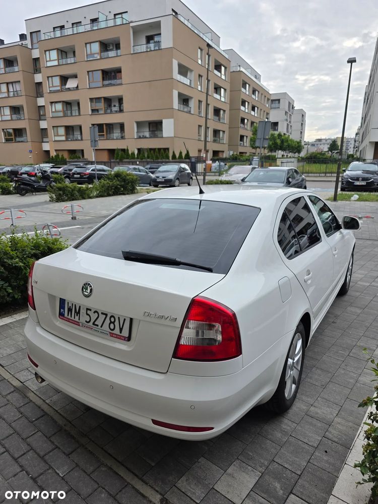 Skoda Octavia 1.6 Elegance - 17