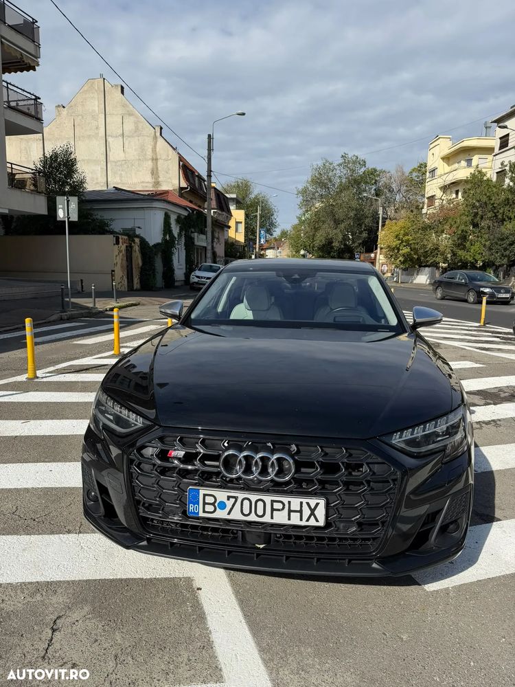 Audi S8 - 1