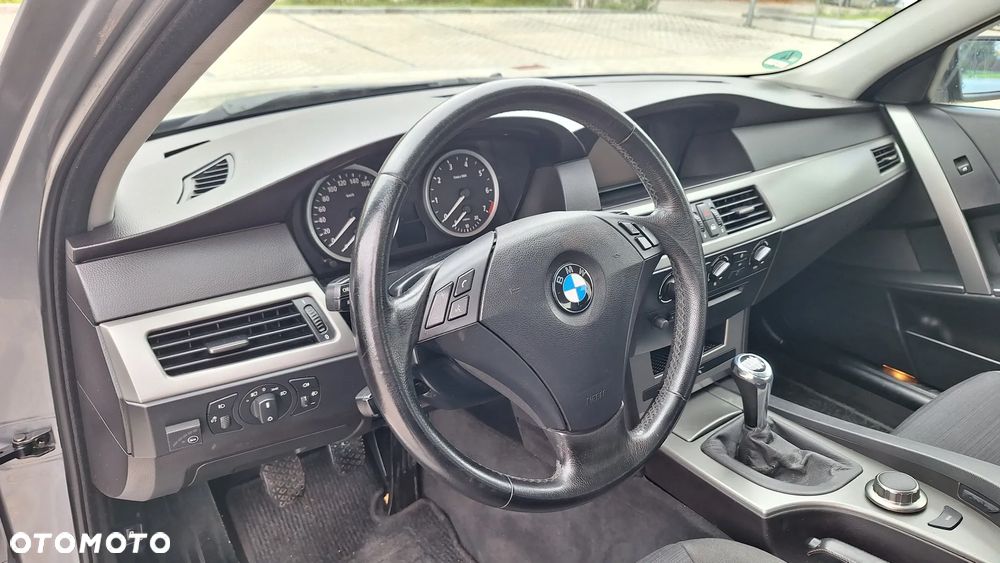 BMW Seria 5 523i - 8