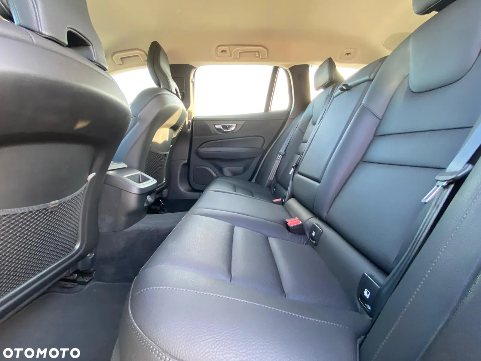 Volvo V60 Cross Country B4 D AWD Ultimate - 18