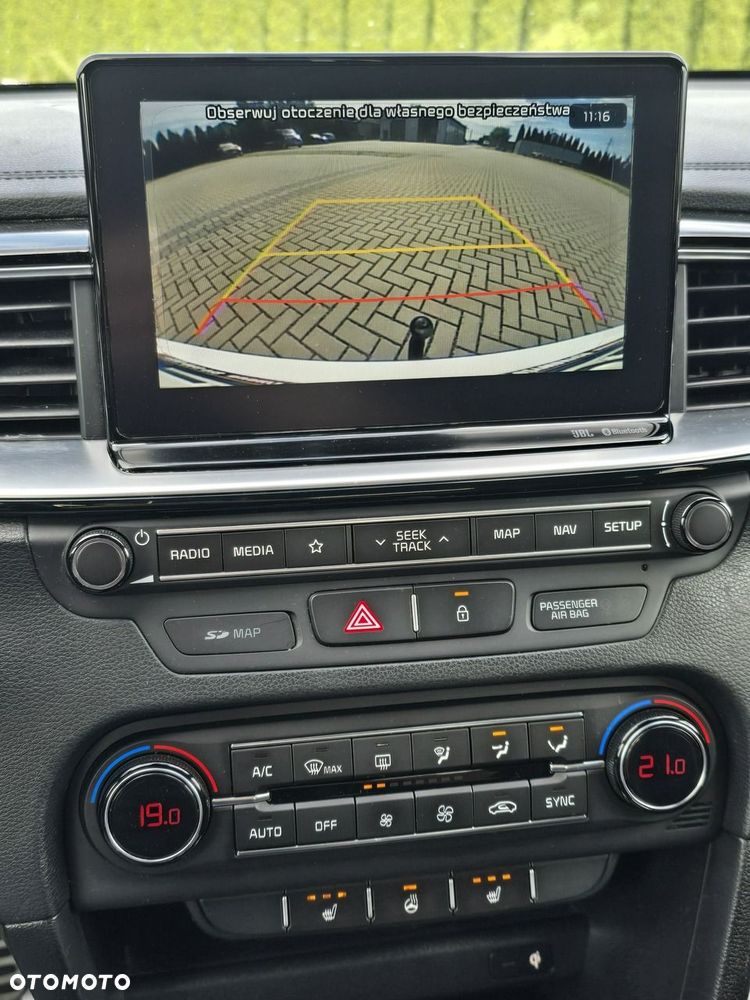 Kia Ceed - 32