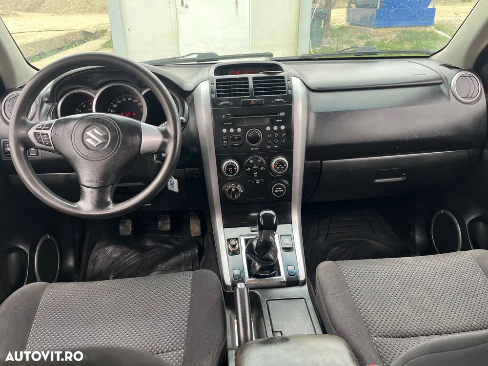 Suzuki Grand Vitara 2.0 TD Comfort - 4