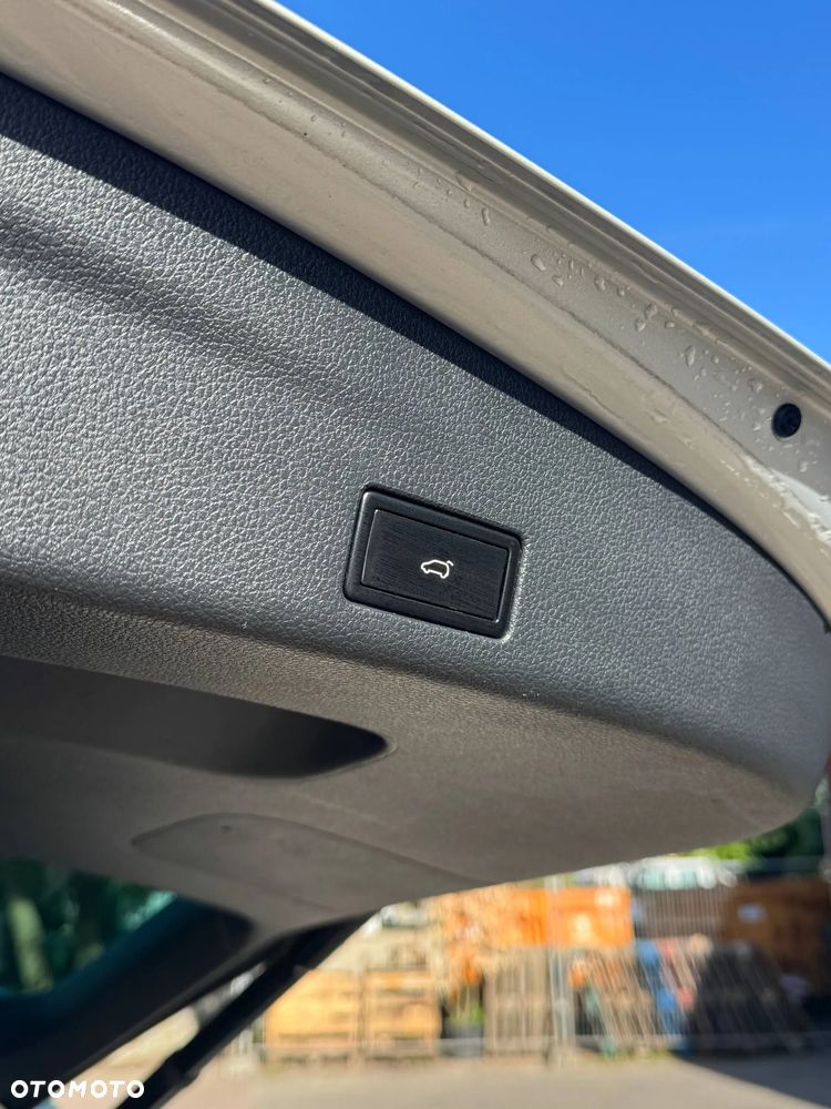 Volkswagen Sharan 2.0 TDI DSG BlueMotion Technology Comfortline - 18