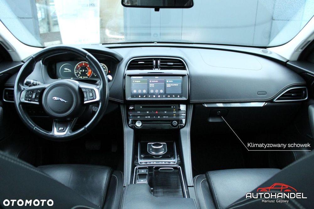 Jaguar F-Pace - 10