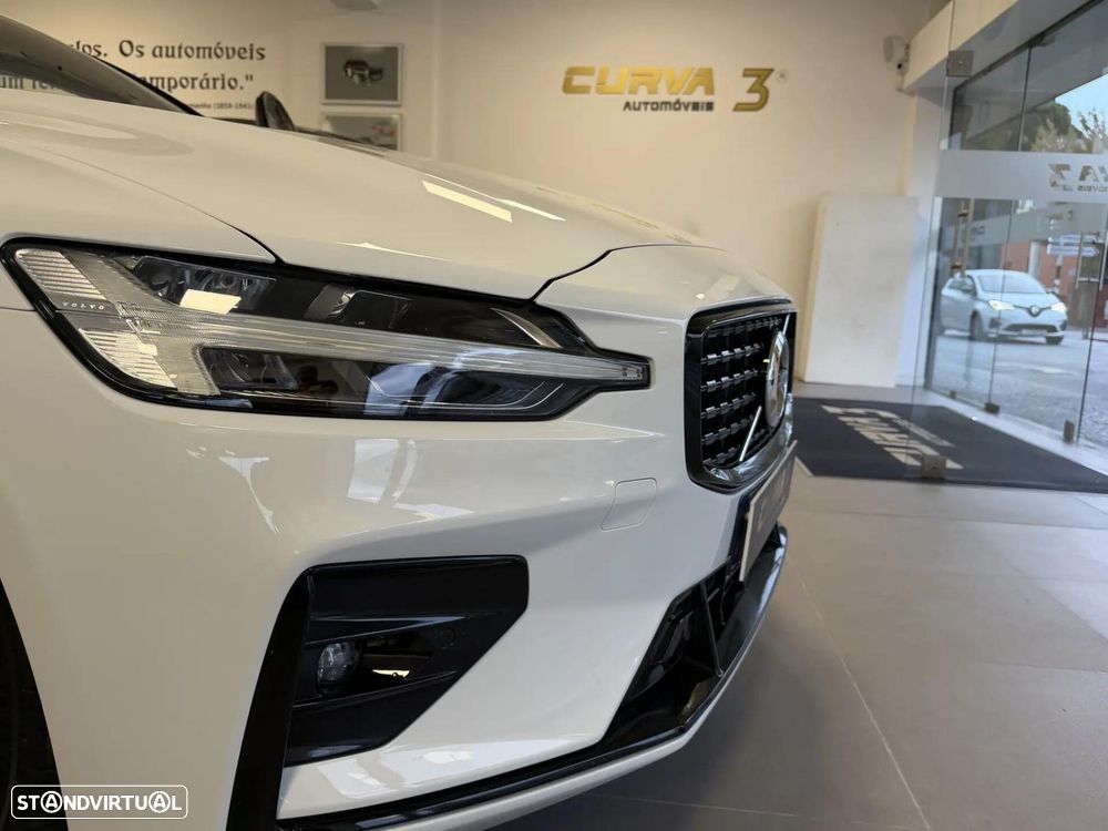 Volvo V60 2.0 B4 R-Design Geartronic - 27
