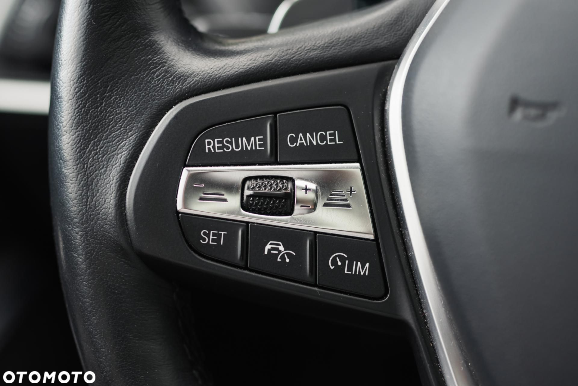 BMW Seria 3 320d xDrive - 26