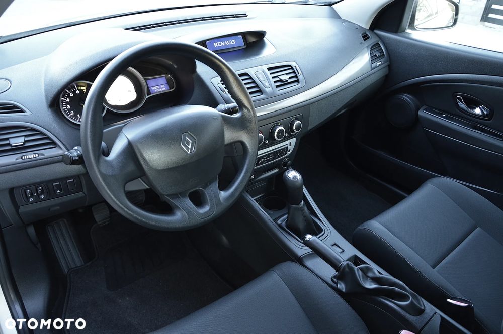 Renault Megane 1.6 16V 100 J'taime - 9