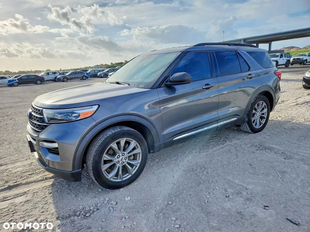 Ford Explorer - 1