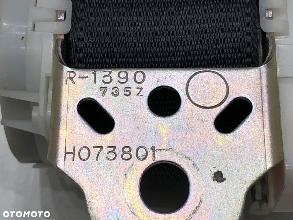 PAS BEZPIECZEŃSTWA PRAWY TYŁ  TOYOTA YARIS (_P13_) 2010 - 2022 1.3 (NSP130_) 73 kW [99 KM] benzyna - 4