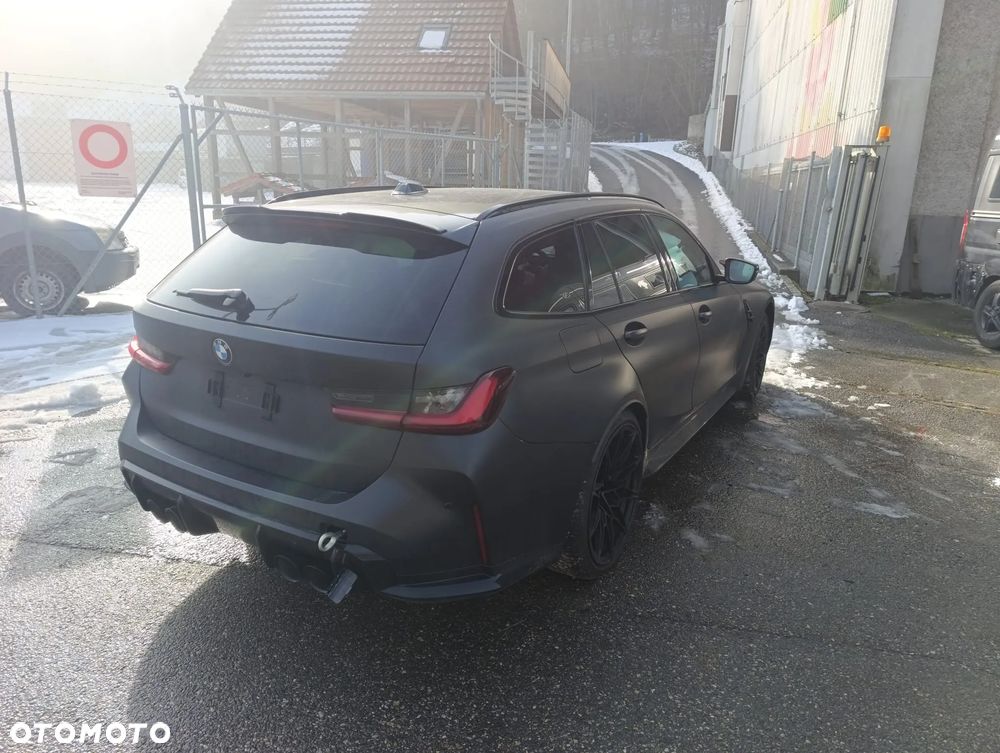 BMW M3 Competition M xDrive - 4
