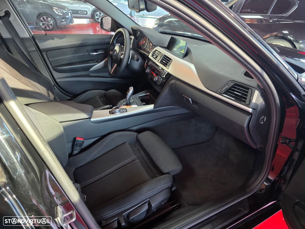 BMW 320 d Touring Aut. Sport Line - 38