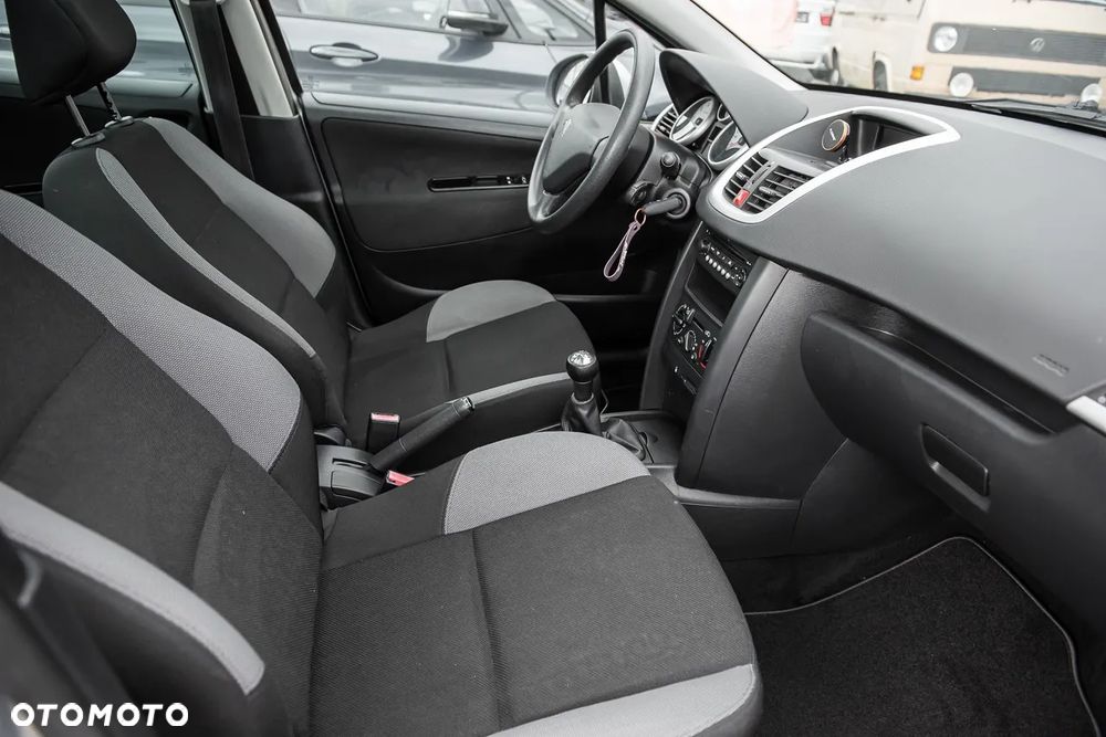 Peugeot 207 1.4 16V Trendy - 21