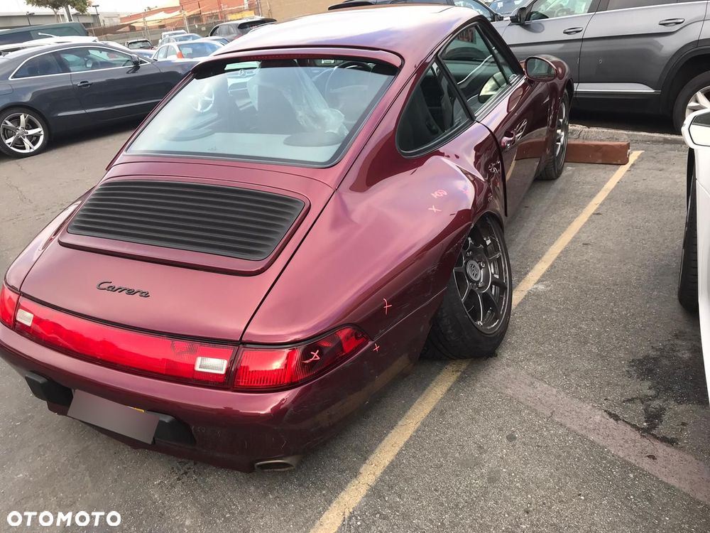 Porsche 911 Carrera - 11