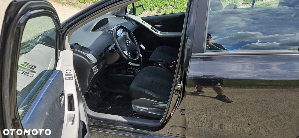 Toyota Yaris - 8