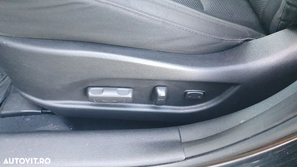 Hyundai i40 Kombi 1.7 CRDi DCT Premium - 14