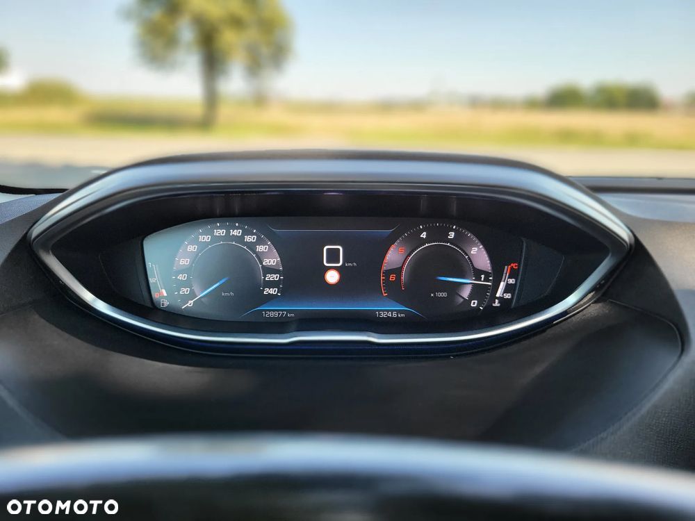 Peugeot 3008 1.5 BlueHDi Allure S&S - 16