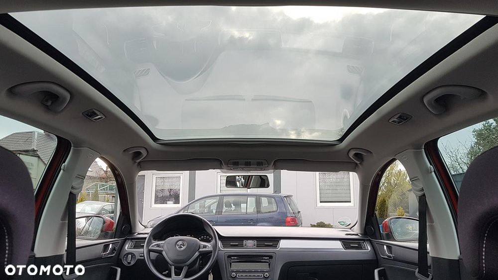 Skoda RAPID 1.4 TSI DSG Ambition - 17