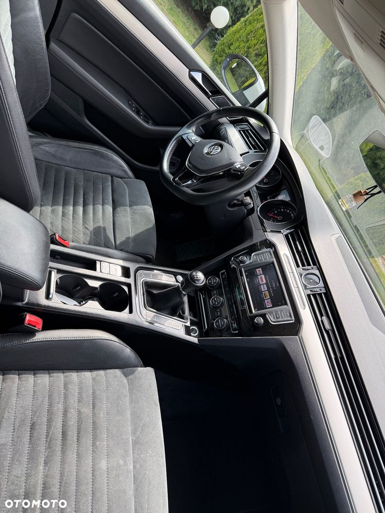 Volkswagen Passat 2.0 TDI (BlueMotion Technology) Highline - 5