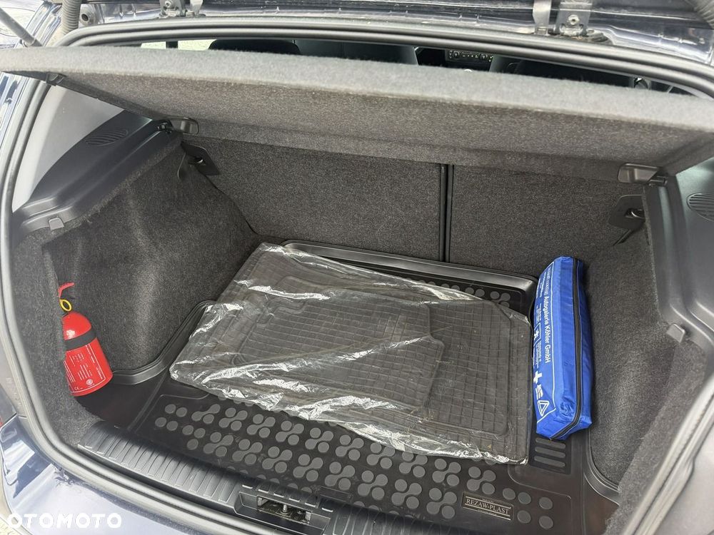 BMW Seria 1 120d - 23