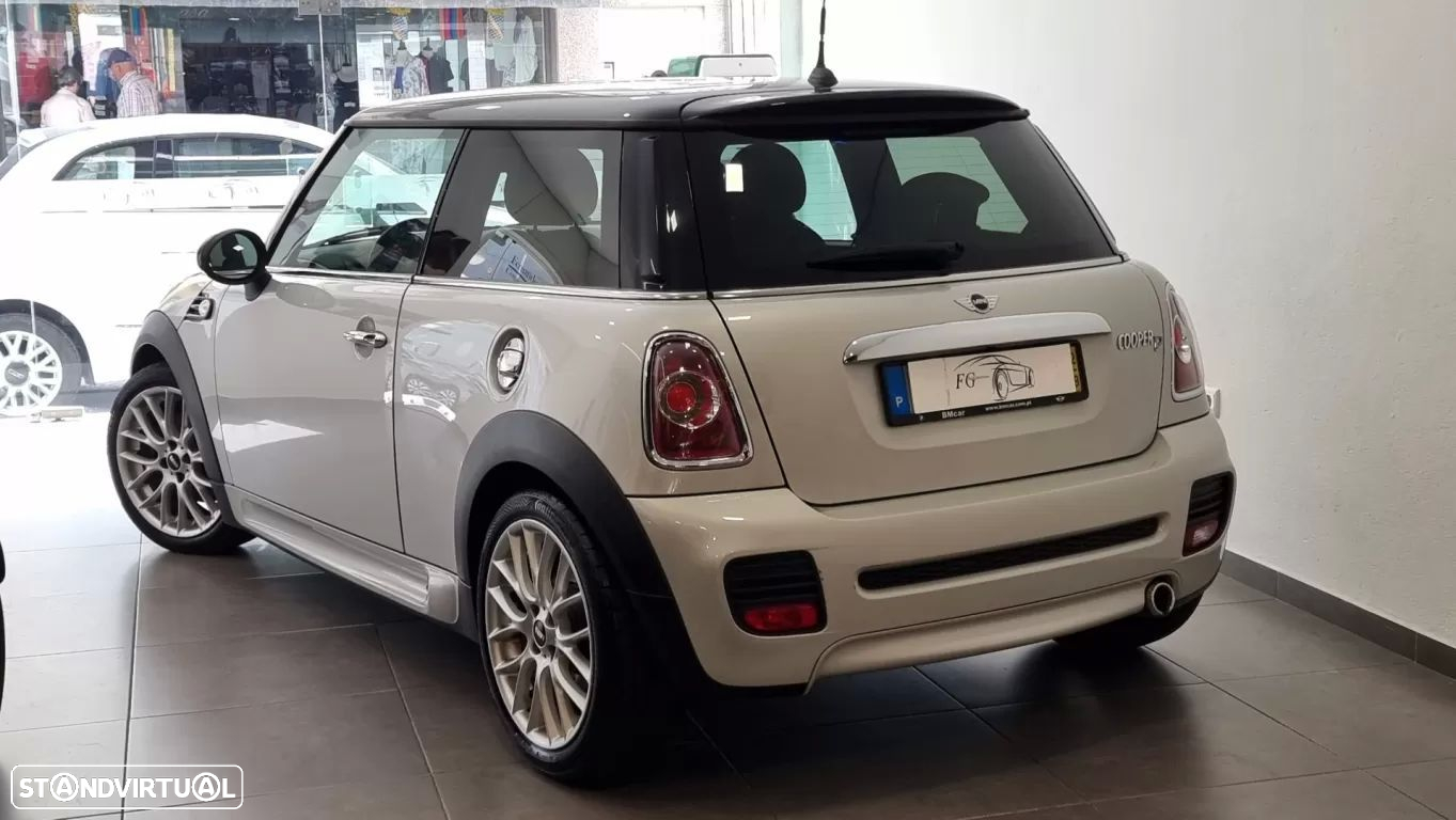 MINI 3 Portas Cooper D - 2
