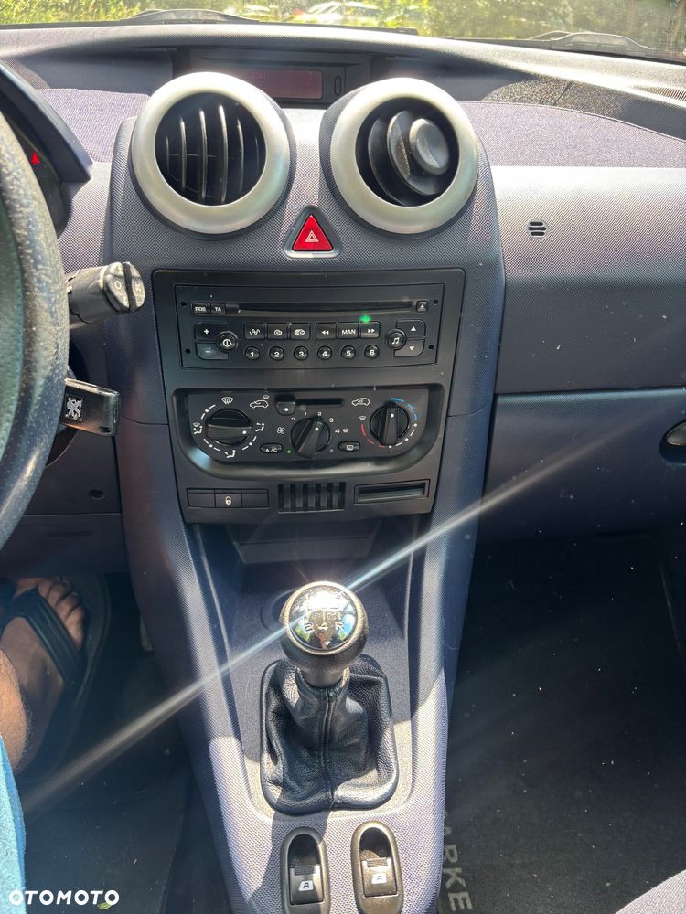Peugeot 1007 1.4 Trendy - 21