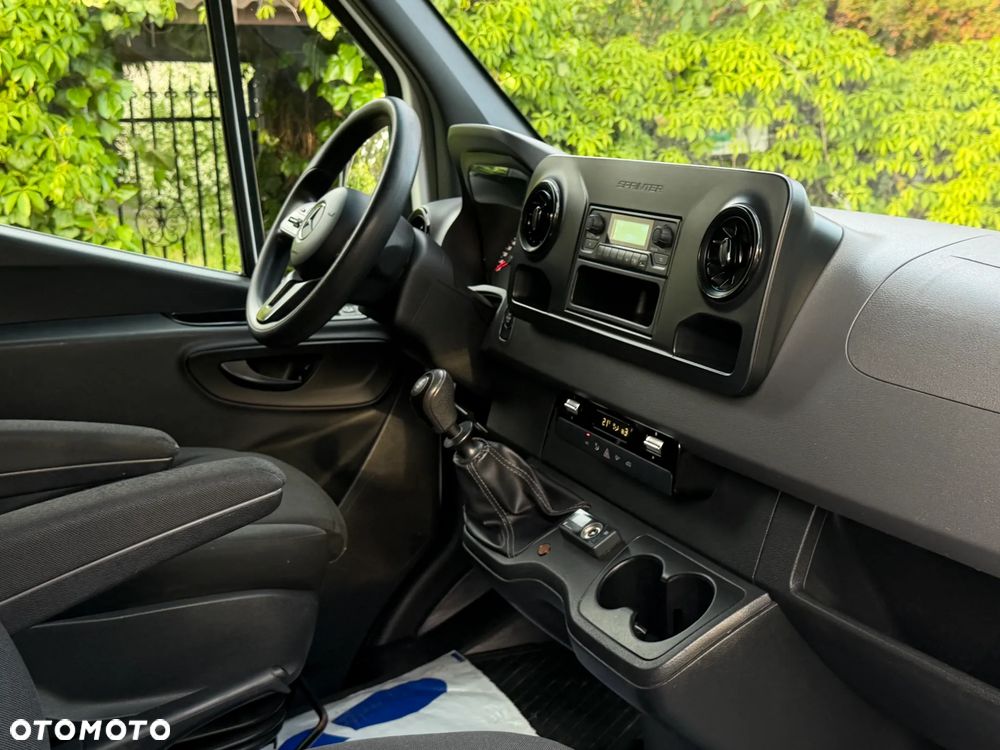 Mercedes-Benz SPRINTER - 12