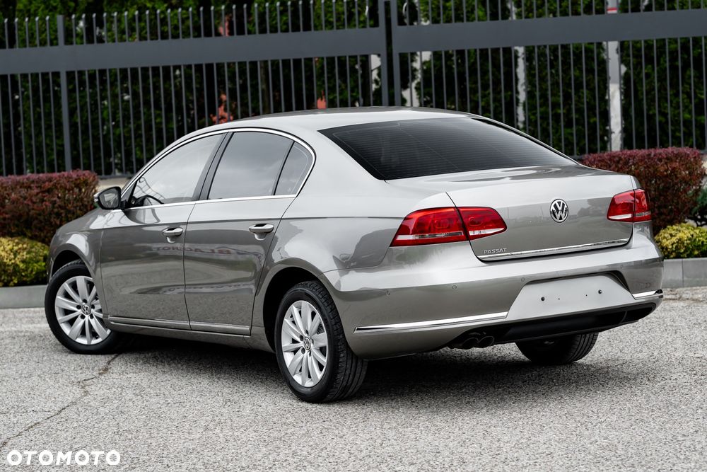 Volkswagen Passat 2.0 Blue TDI SCR Highline - 10