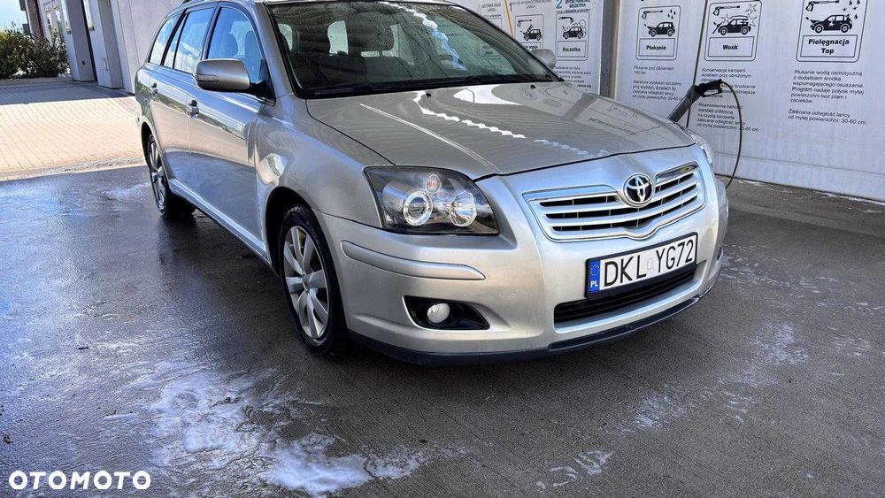 Toyota Avensis - 2