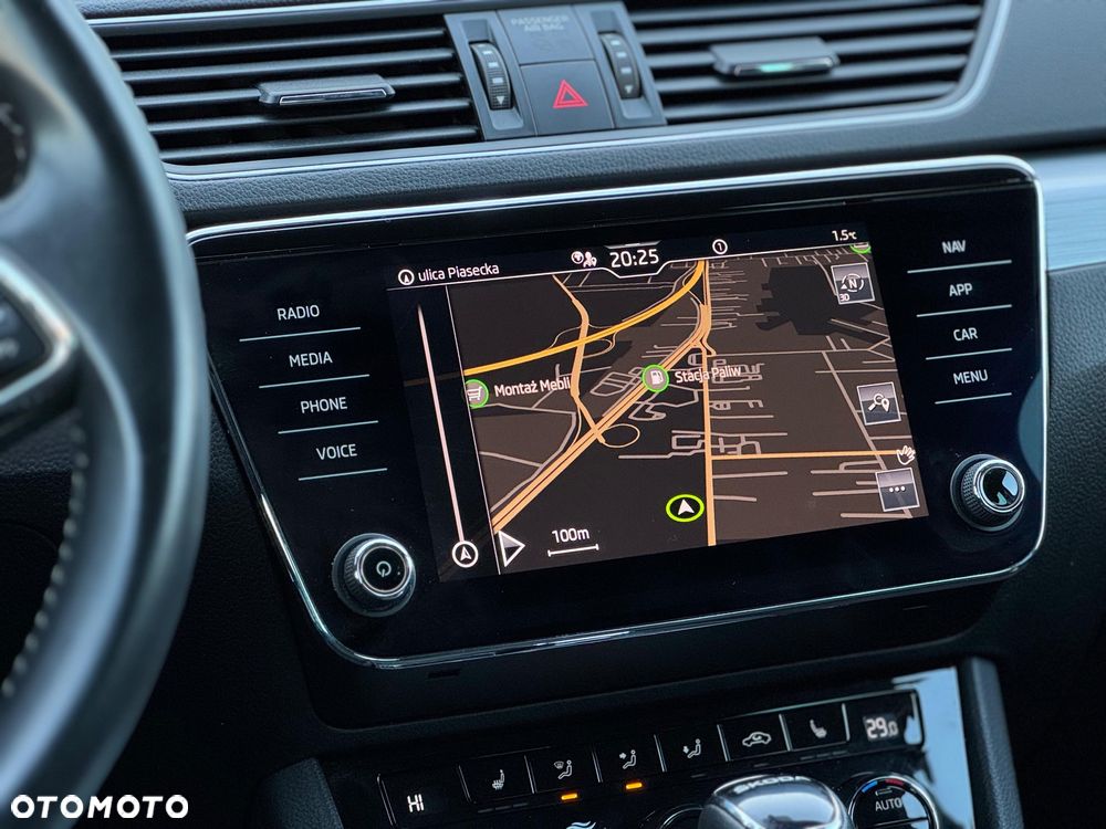 Skoda Superb 2.0 TDI SCR Ambition DSG - 21