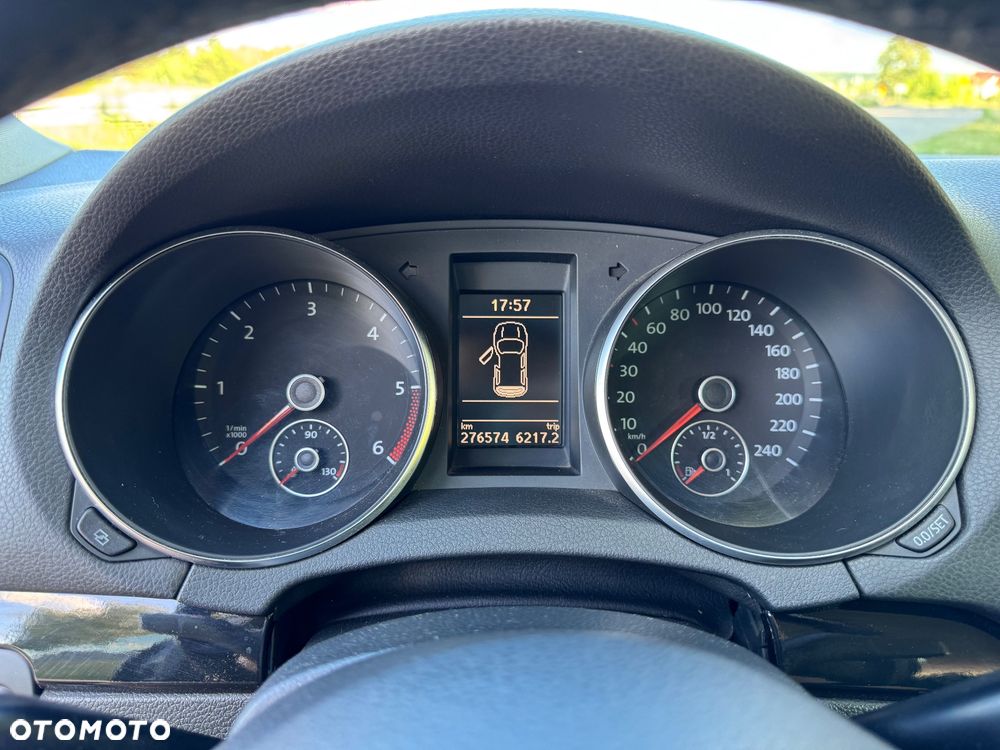 Volkswagen Golf 2.0 TDI DPF Highline - 12