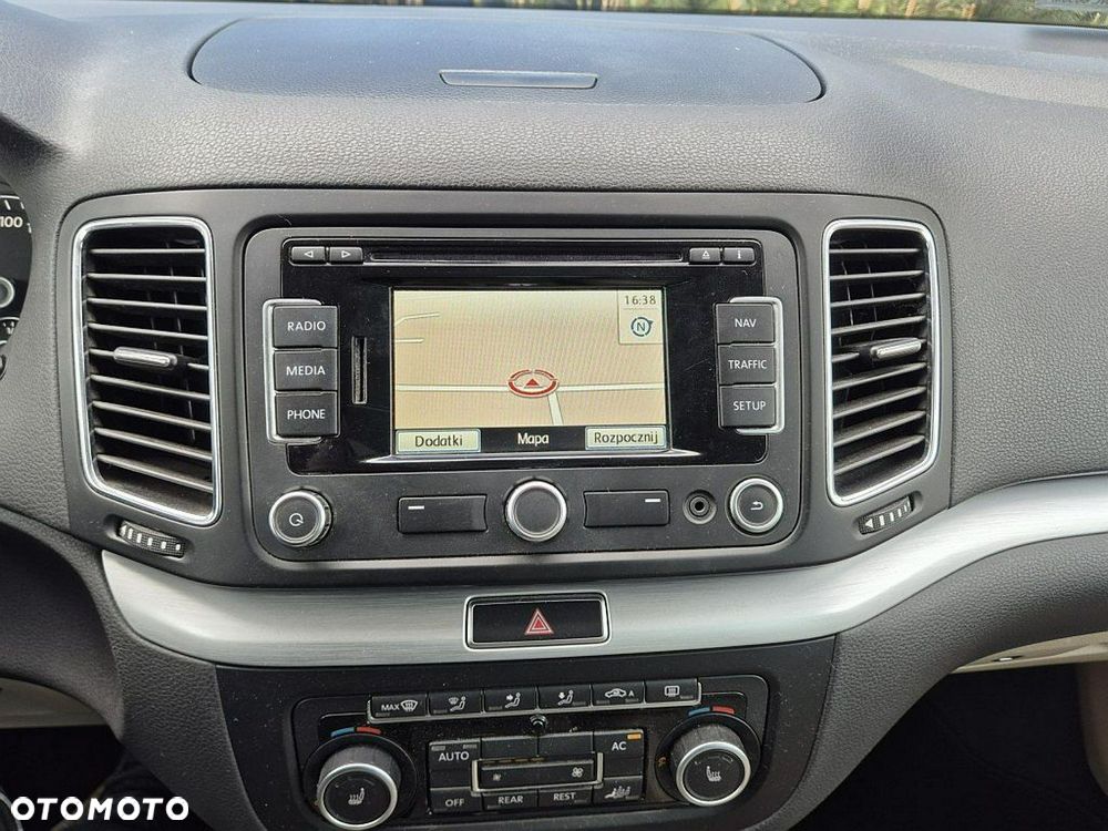 Volkswagen Sharan - 8
