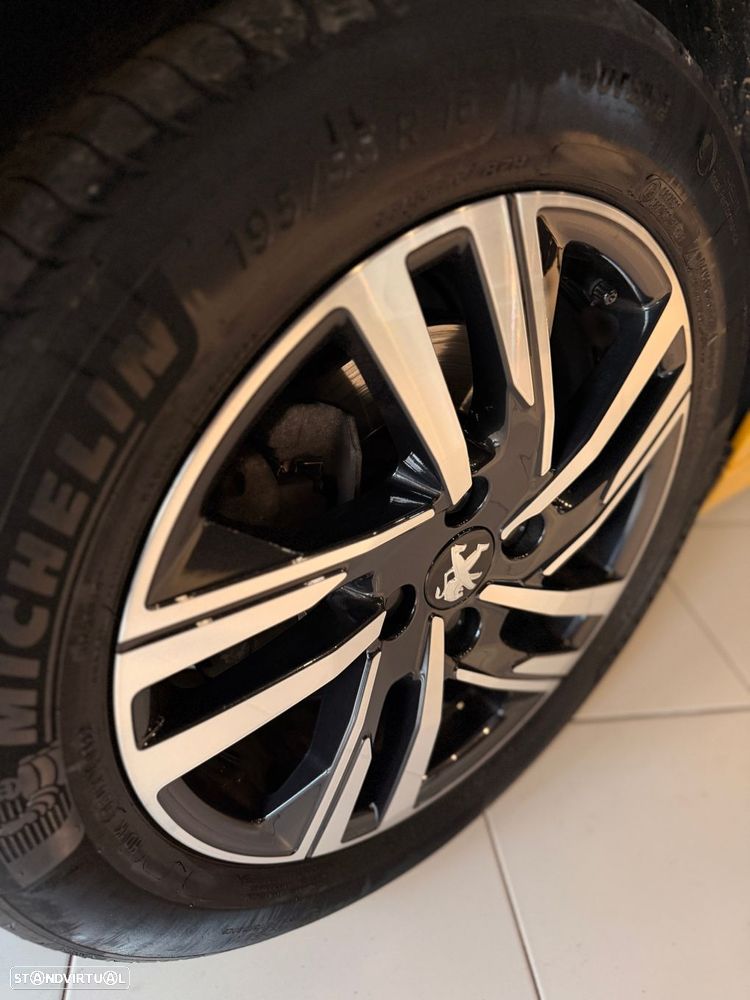Peugeot 208 1.2 PureTech Allure - 9