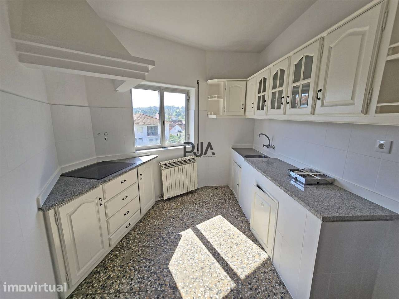 Moradia T5 em Seixo da Beira, €128.000