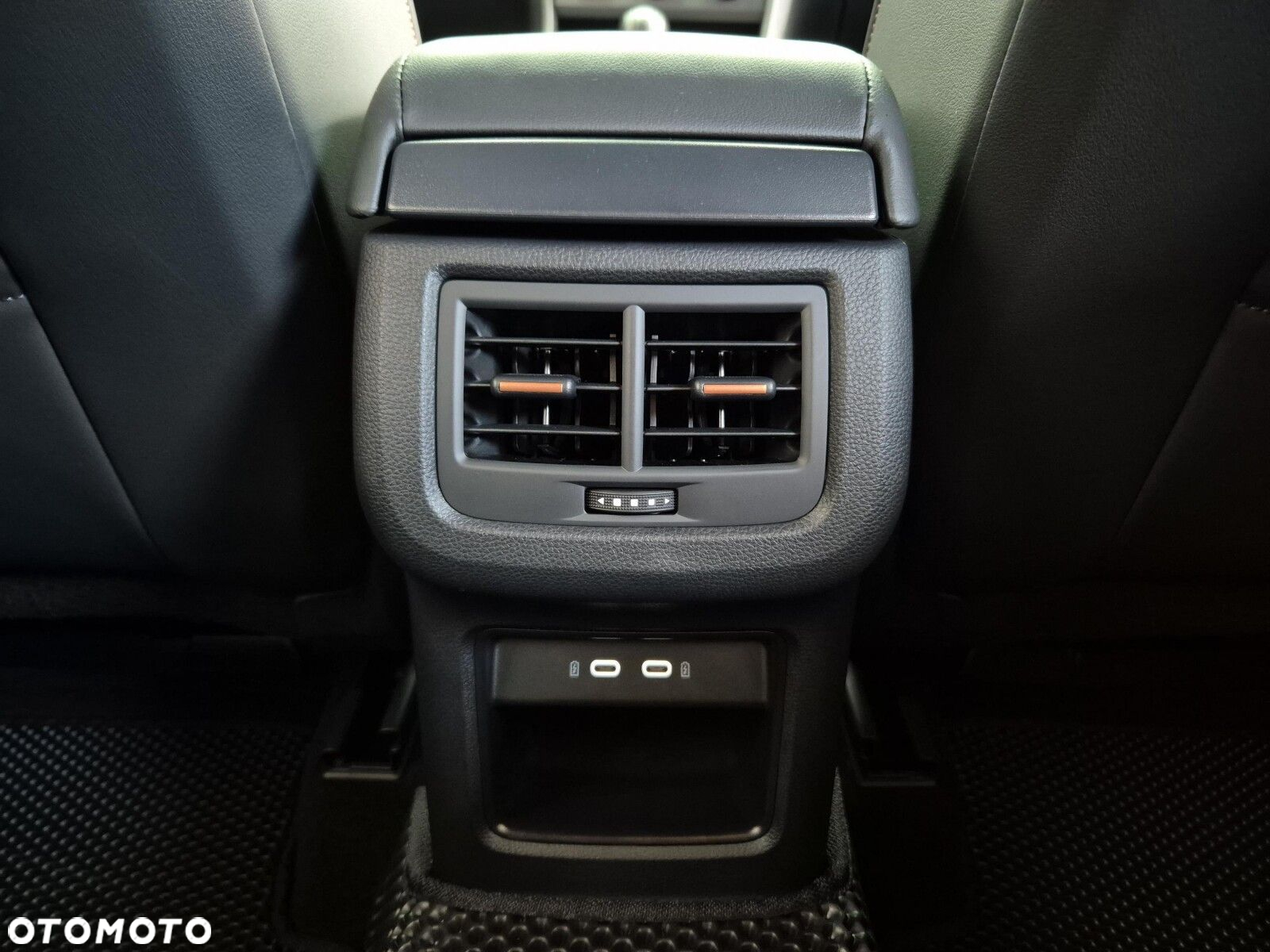 Cupra Ateca 2.0 TSI 4Drive VZ DSG - 17