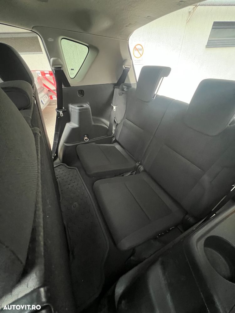 Toyota Corolla Verso 2.2 D-4D Sol - 13