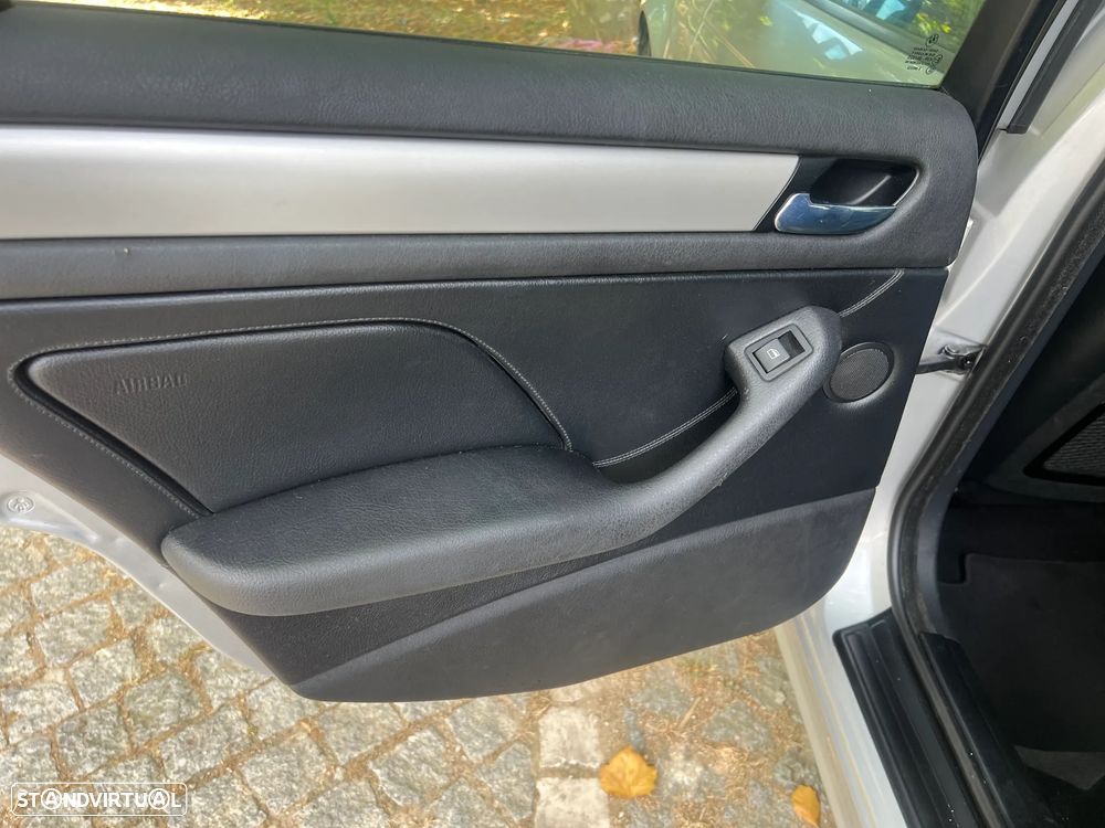 BMW 320 d Sport - 25