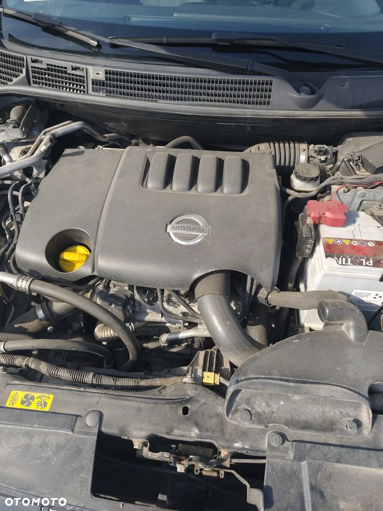 Nissan Qashqai 2.0 dCi DPF tekna - 12