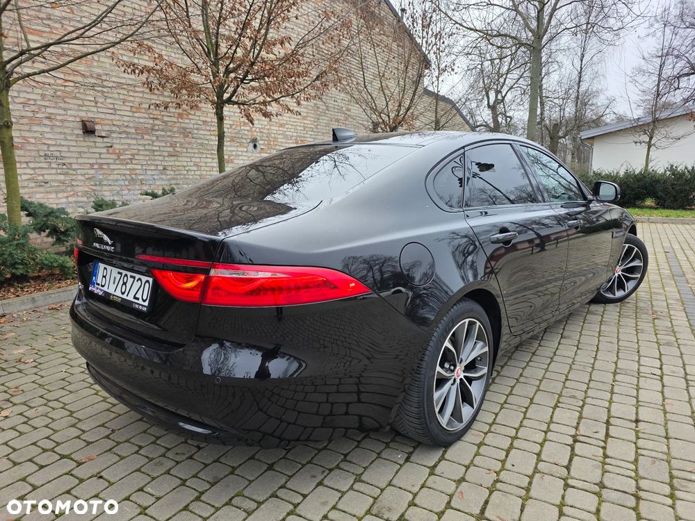 Jaguar XF - 6