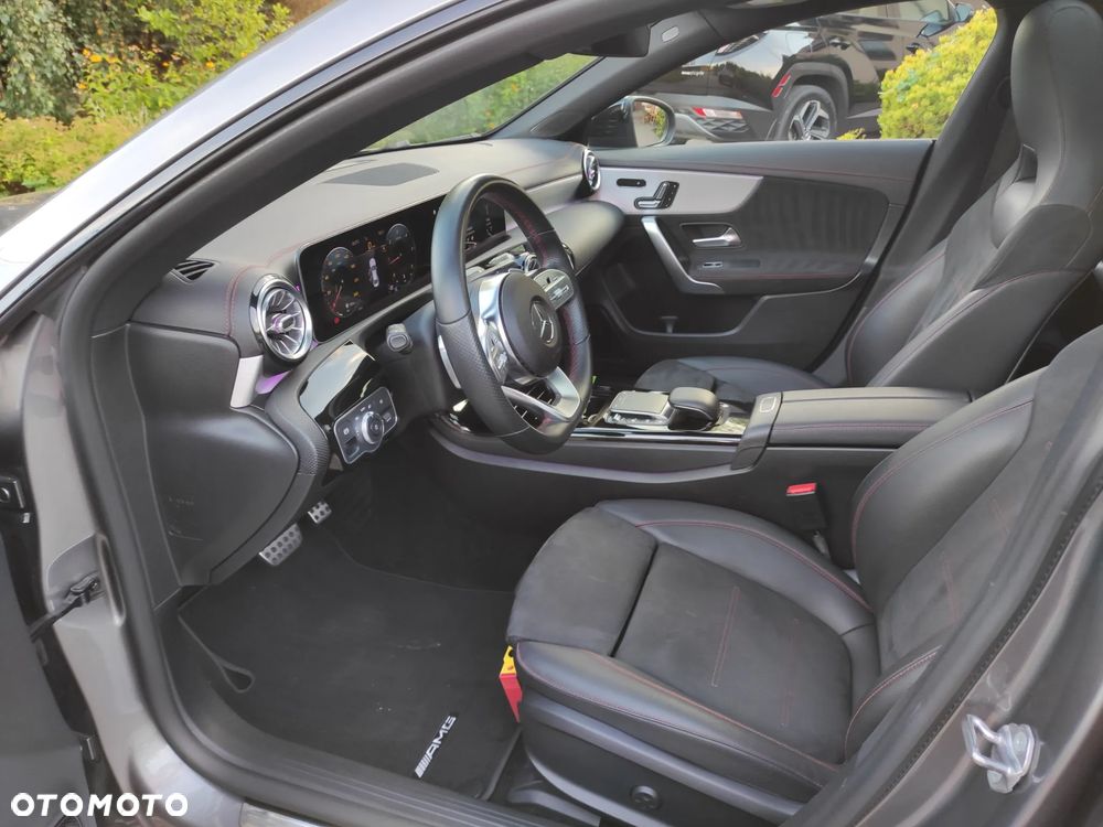Mercedes-Benz CLA 200 d 8G-DCT AMG Line - 24