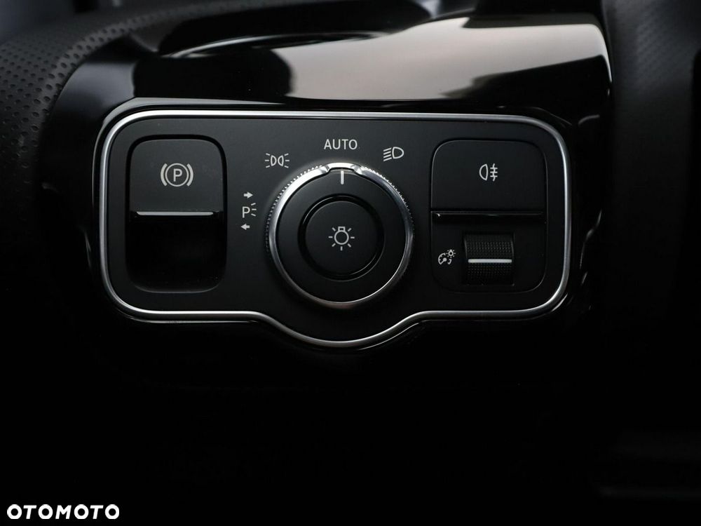 Mercedes-Benz CLA 250 e PHEV AMG Line 8G-DCT - 35