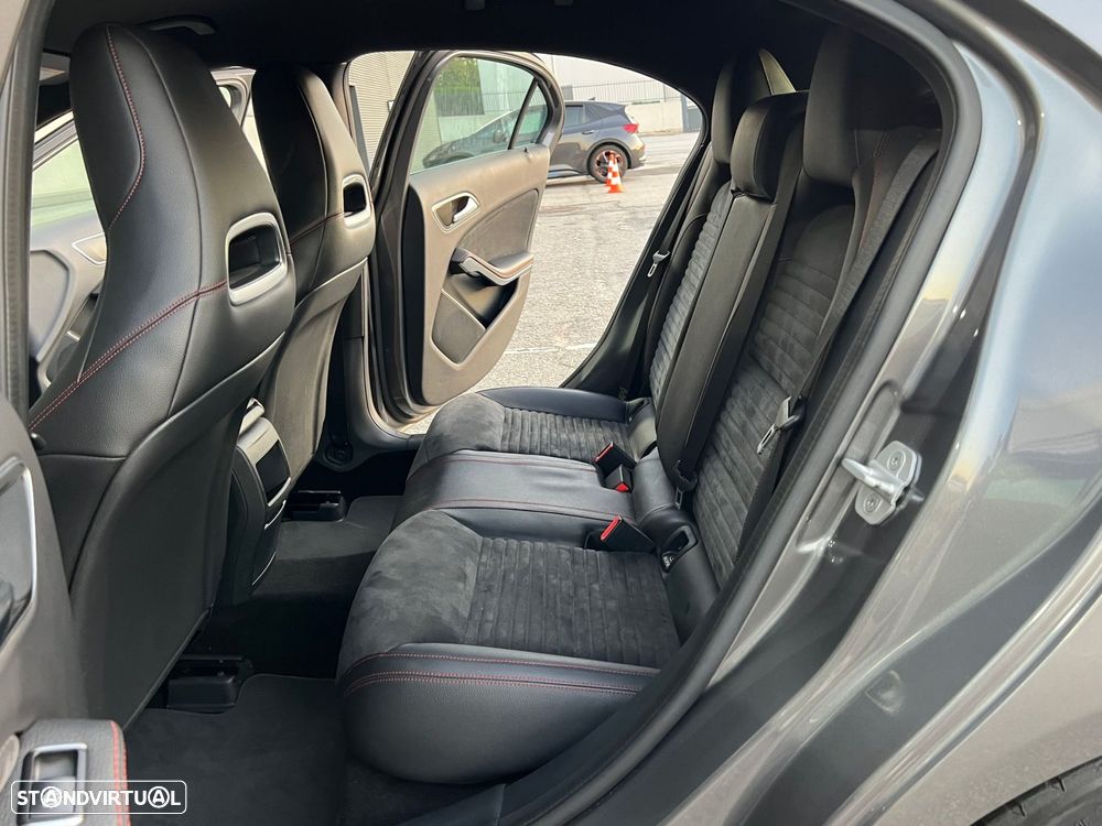 Mercedes-Benz A 180 d AMG Line - 13